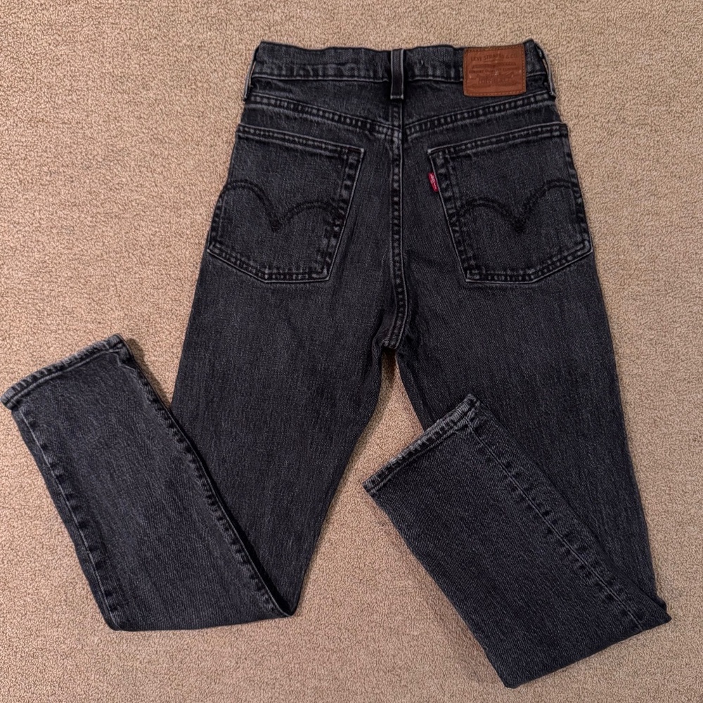 Levi's Premium Wedgie Straight Ankle Women's Jeans, "Break A Leg" Wash - Picture 5 of 7